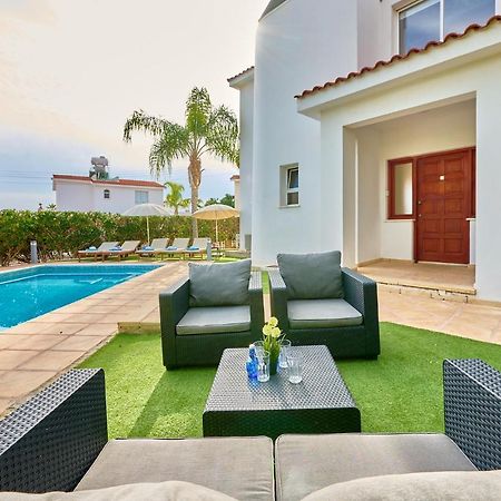 Villa Haven By Ezoria Villas Коръл бей Екстериор снимка
